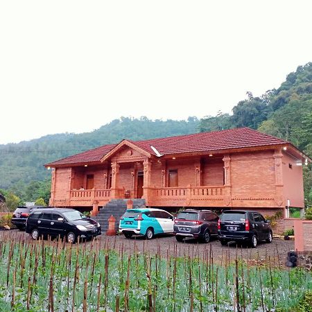 Villa Pringgitan Tawangmangu Luaran gambar