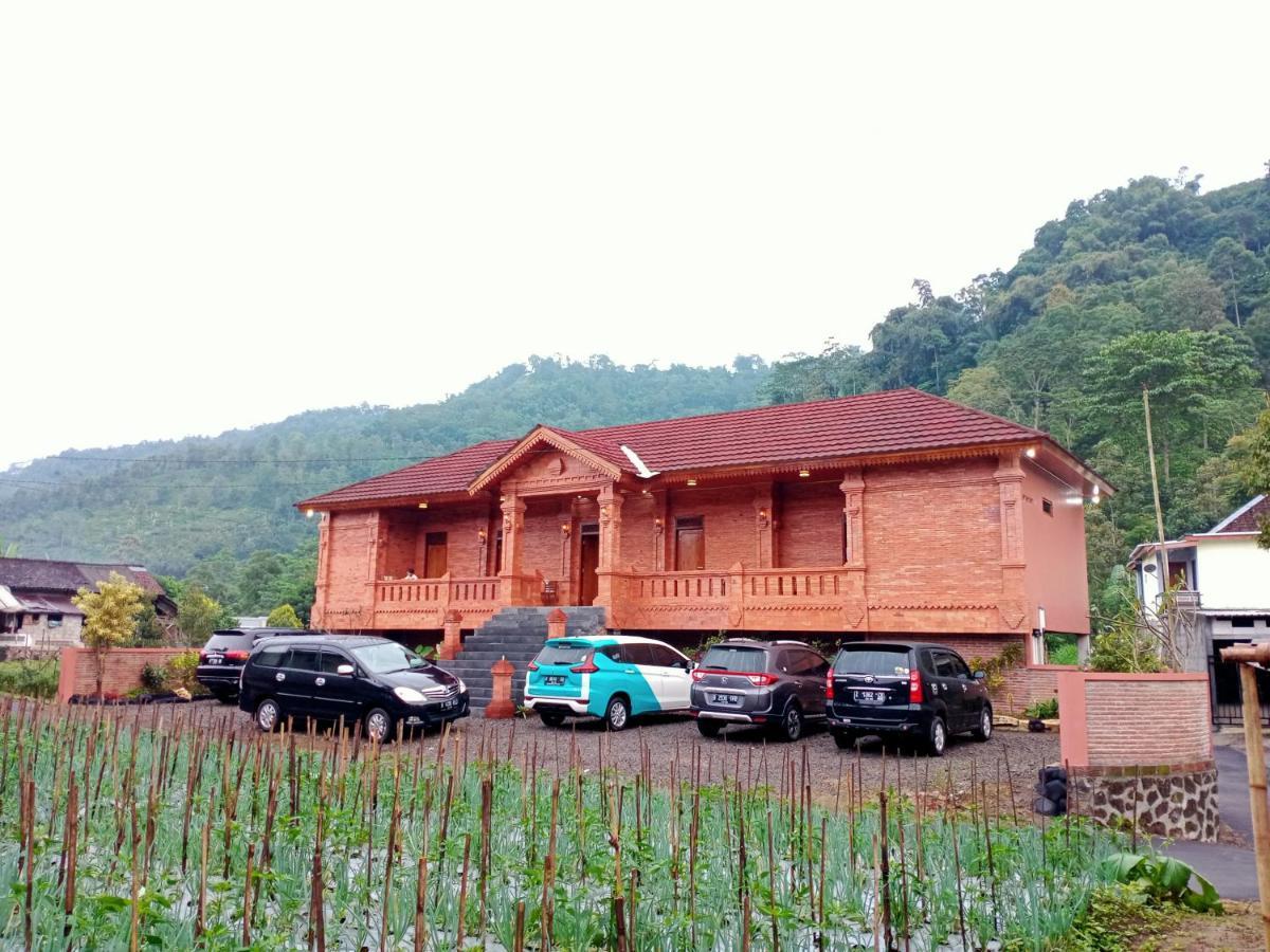 Villa Pringgitan Tawangmangu Luaran gambar
